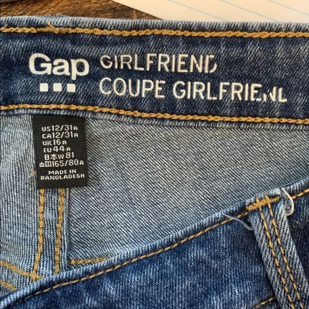 GAP Girlfriend Medium Wash Jeans Light Distressed Look Size 12 Regular